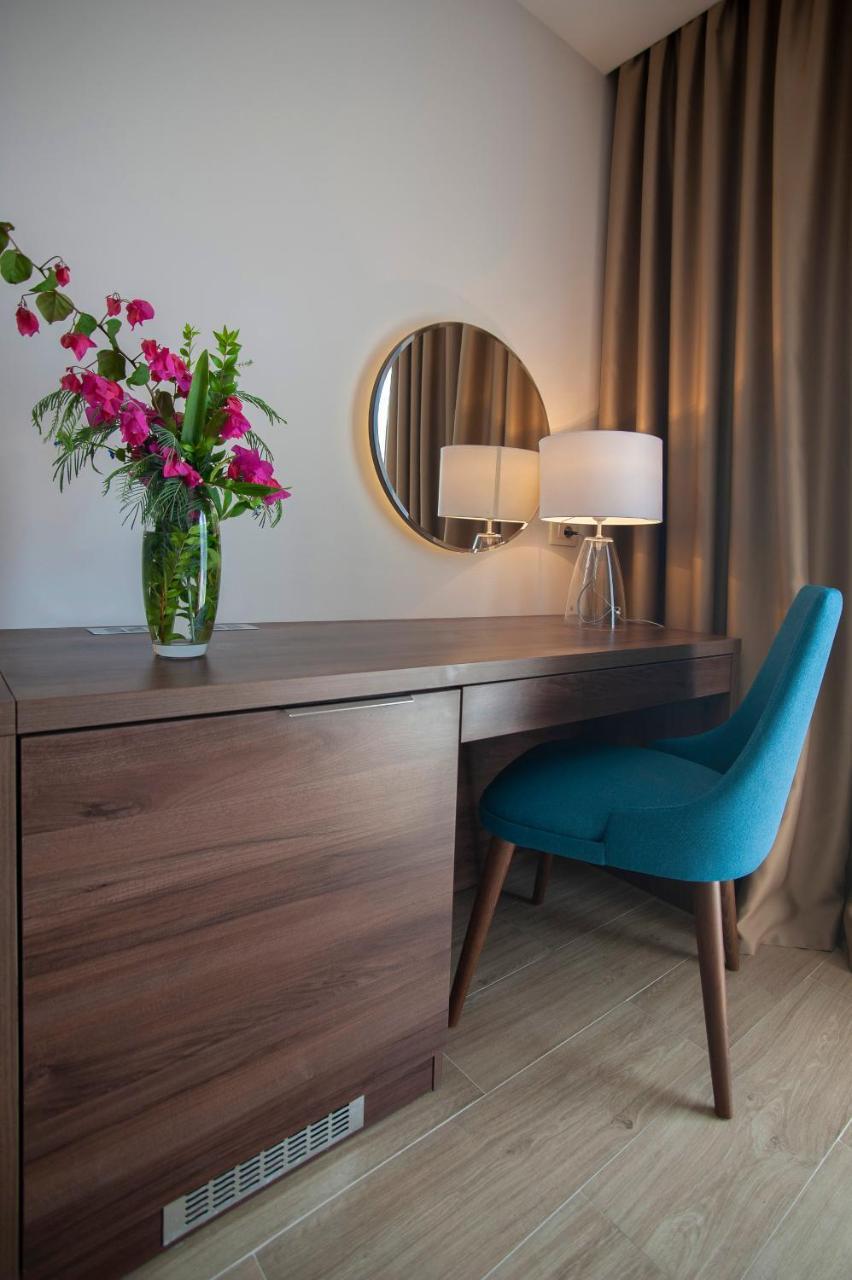 Hotel Twelve By Aycon Budva Extérieur photo