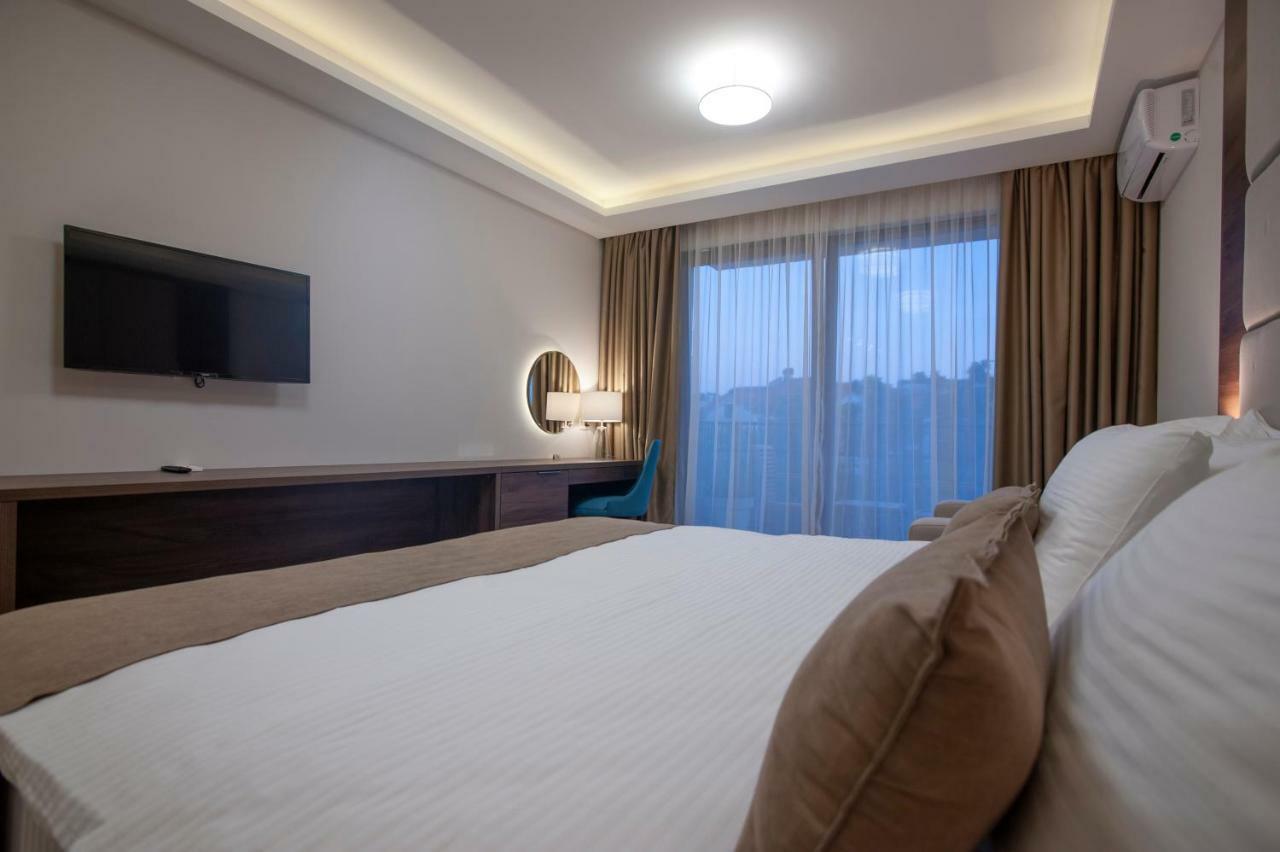 Hotel Twelve By Aycon Budva Extérieur photo